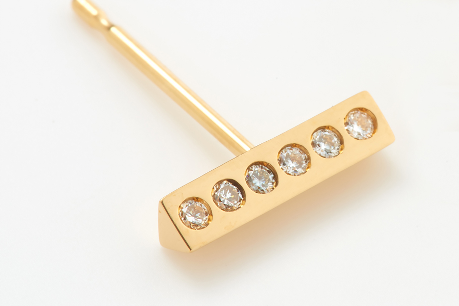 Present diamond triangle pierce3