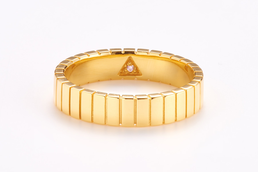Present large band ring1